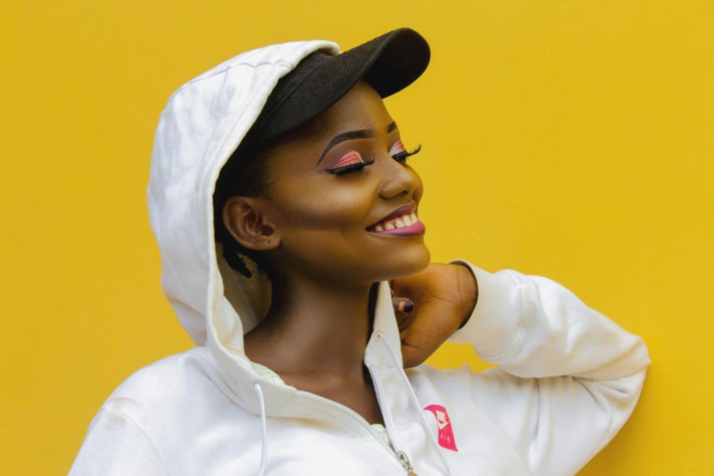 Setup professionale per fotografia beauty con illuminazione specializzata